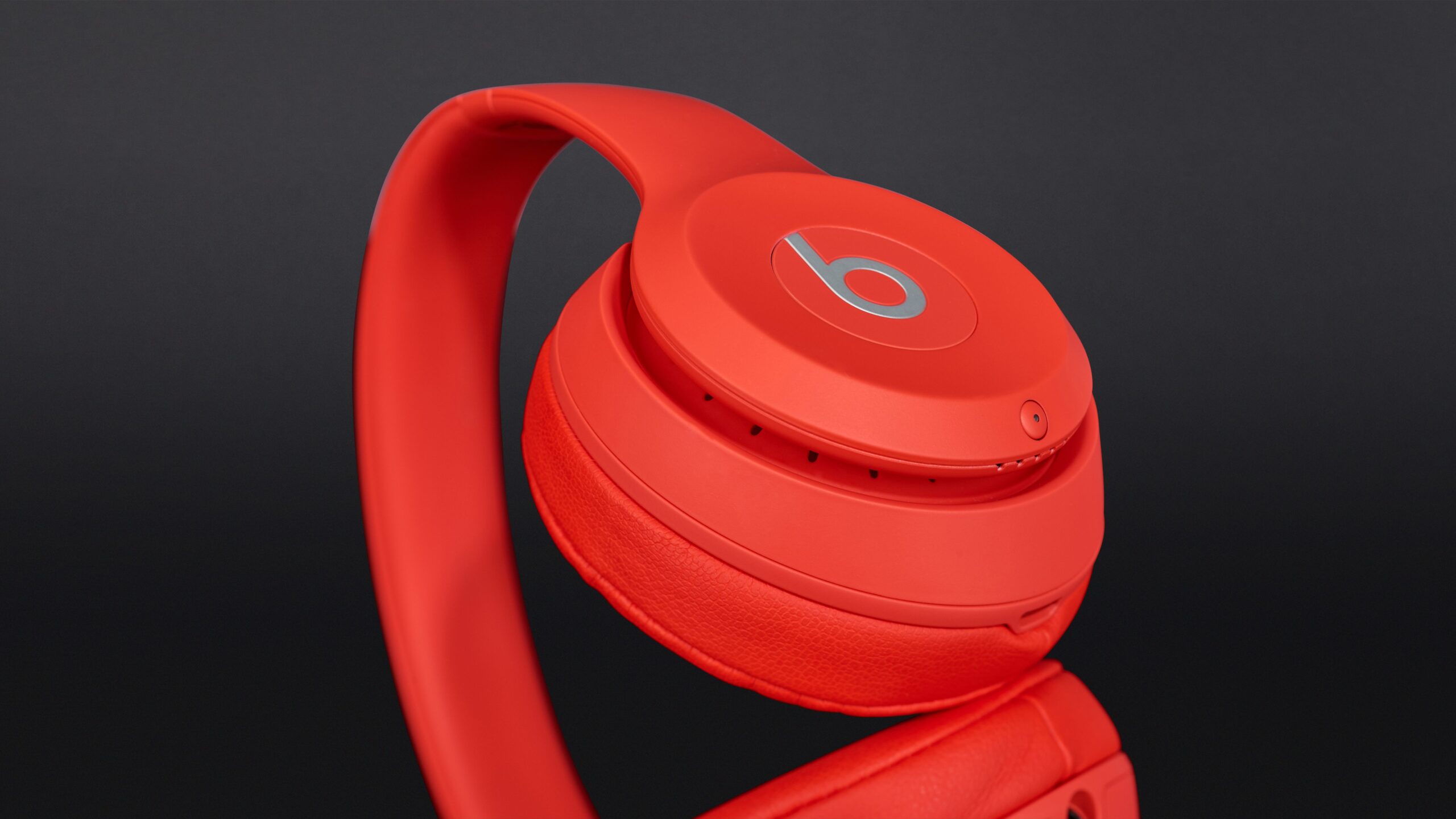 Beats by Dr. Dre Solo 3 Wireless Review | headphonecheck.com