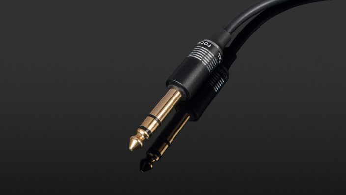 Focal Clear Mg Professional