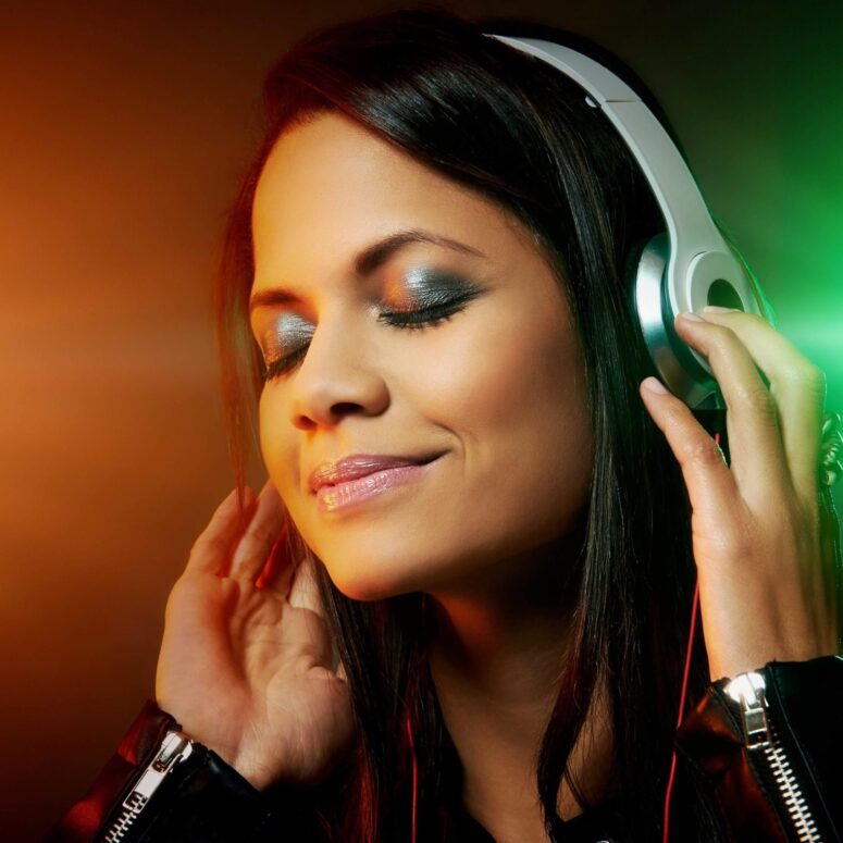 Which headphones do not disturb my environment?