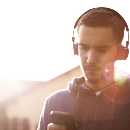 FAQ: Wireless vs. wired: Why do Bluetooth headphones not sound as good as wired ones?