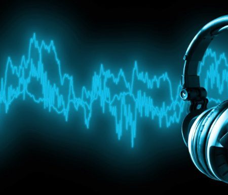 What are the advantages of dynamic transducers?
