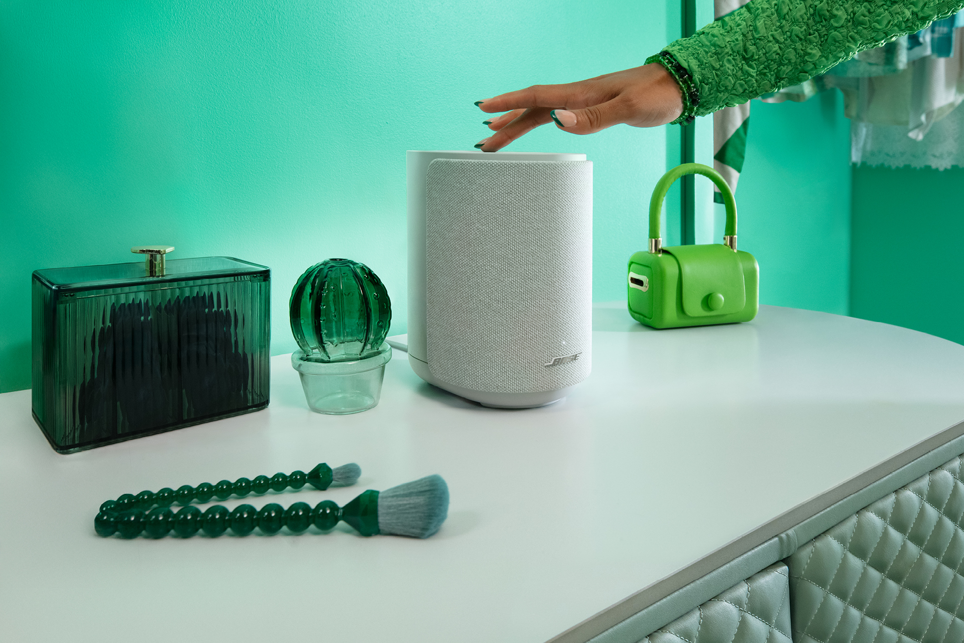Bose Lifestyle Ultra Speaker_White Smoke_04
